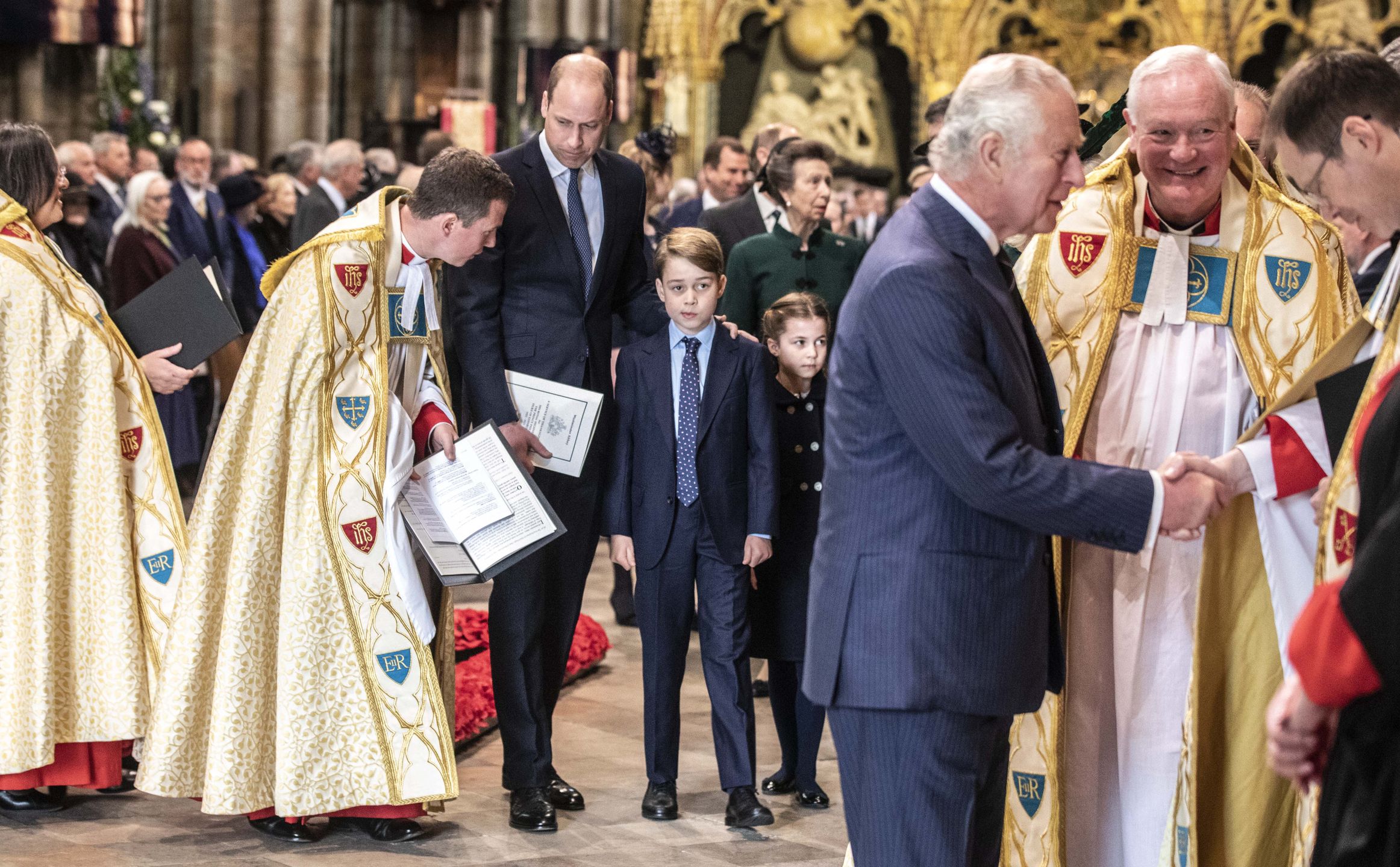 Brytyjska rodzina królewska uczciła pamięć księcia Filipa podczas nabożeństwa w Westminster Abbey