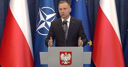 Prezydent Duda chce poprawek w "lex Tusk". Przygotował projekt zmian. Jakich?