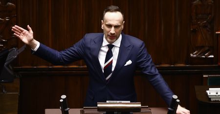 "Polską rządzą tchórze". Kowalski ostro o Tusku i Sikorskim