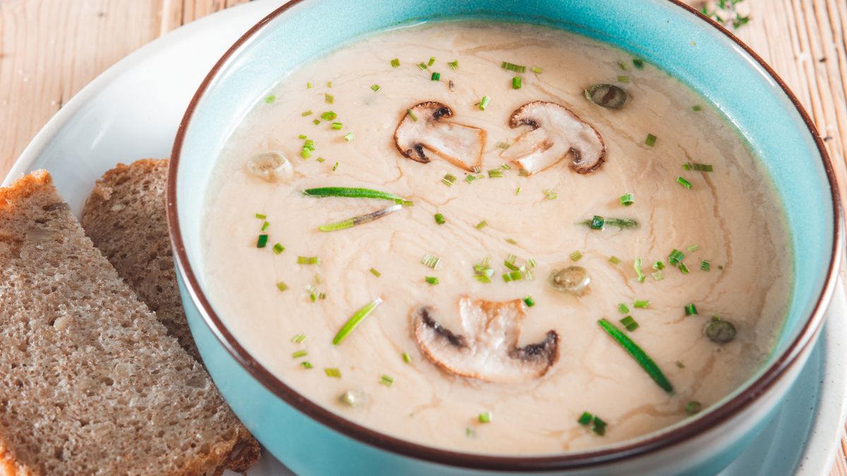 Zupa pieczarkowa z tym dodatkiem będzie smakować jak u babci