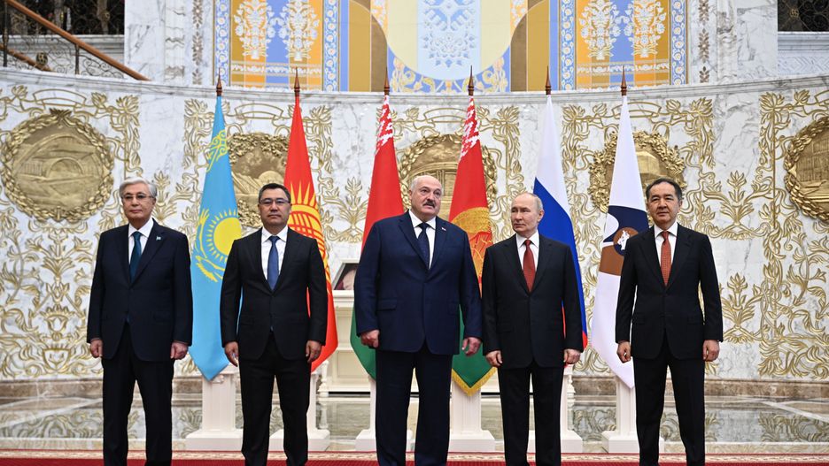 Liderzy Kazachstanu, Kirgistanu, Białorusi i Rosji i szef wspóln