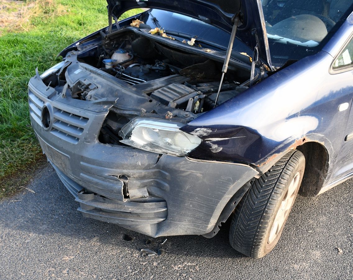 Zderzenie Volkswagena i Renault w Bartłomiejowicach