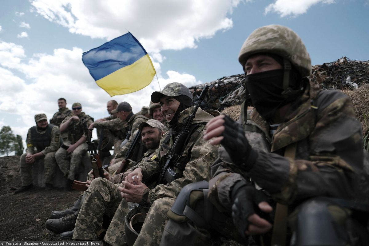 Trwa bitwa o  Siewierodonieck. Straty ukraińskie mogą wynosić 100 żołnierzy dziennie. Na zdjęciu szkolenie kolejnych ochotniczych oddziałów 