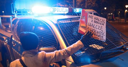 Strajk kobiet. Są zarzuty. "Płakałam z bólu, a oni się śmiali"