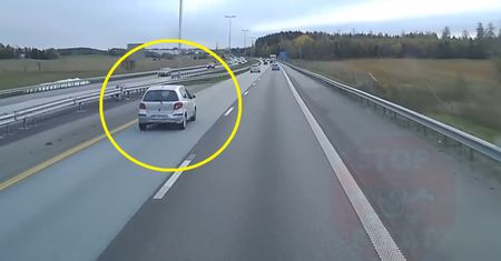 Takie są skutki zabawy telefonem za kółkiem. Nagranie wbija w fotel