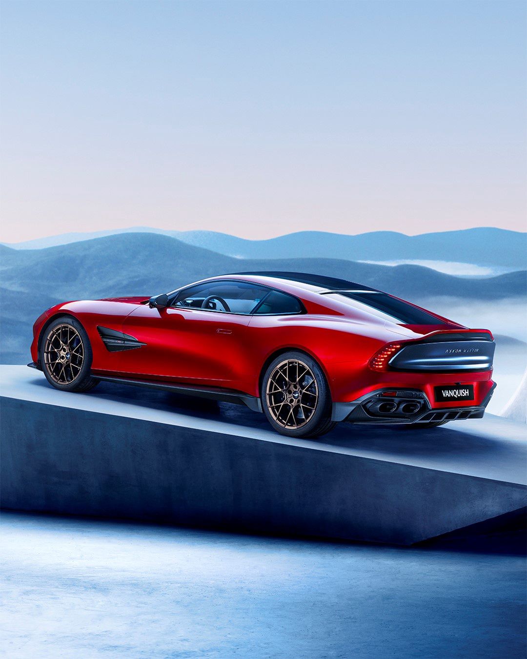 Nowy Aston Martin Vanquish
