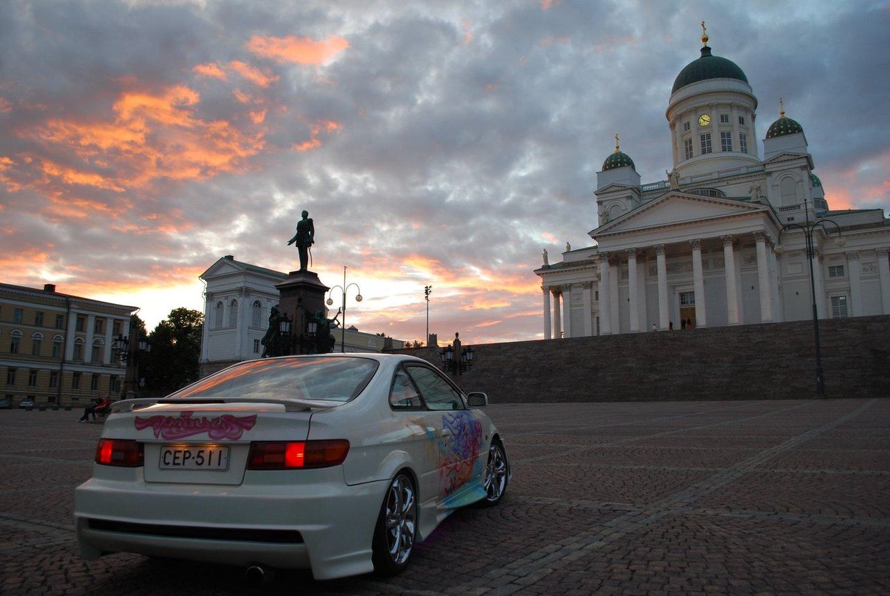 Frizzi Arnold na sesji kalendarza Miss Tuning 2013 (15)