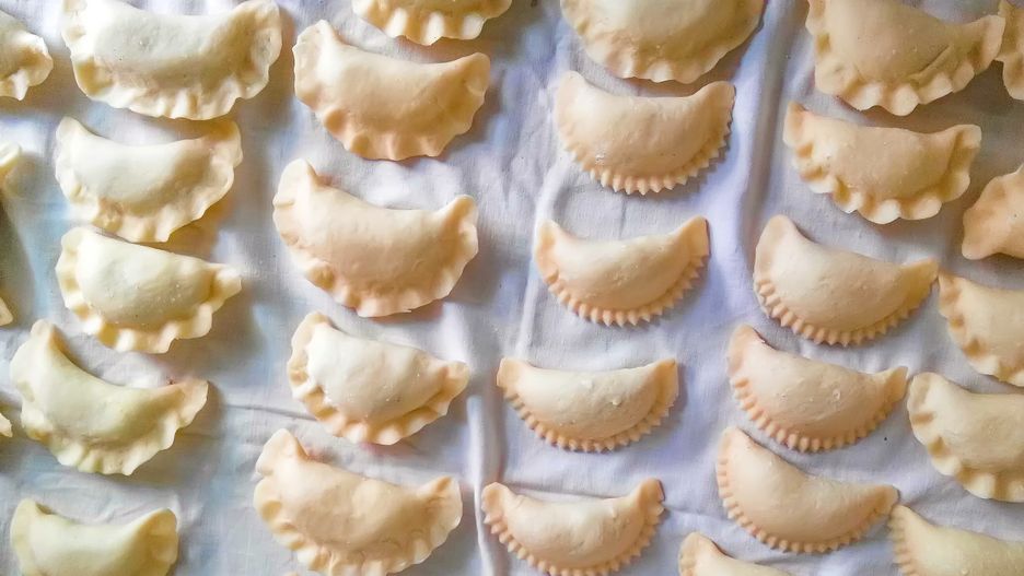Jak mrozić pierogi, żeby się nie posklejały? 