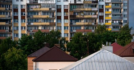 Uwaga na nieruchomości z obciążeniami. Można kupić mieszkanie z seniorem