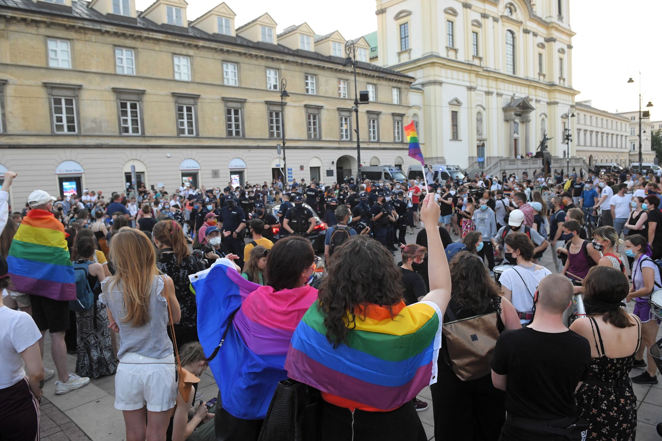 Protesty przeciwko zatrzymaniu aktywistki LGBT w Warszawie