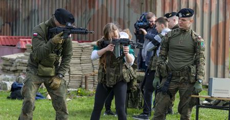 Weekendowa armia rezerwowa. Czego politycy nie powiedzieli o powszechnych szkoleniach?