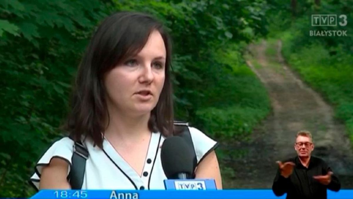 Pracowniczka Lasów Państwowych w TVP jako "turystka"