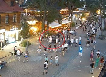 Ujęcie z Krupówek. Była godz. 20:45. Sami zobaczcie