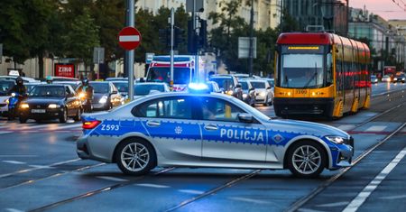 Problemy komunikacyjne w Warszawie. Wykoleił się tramwaj