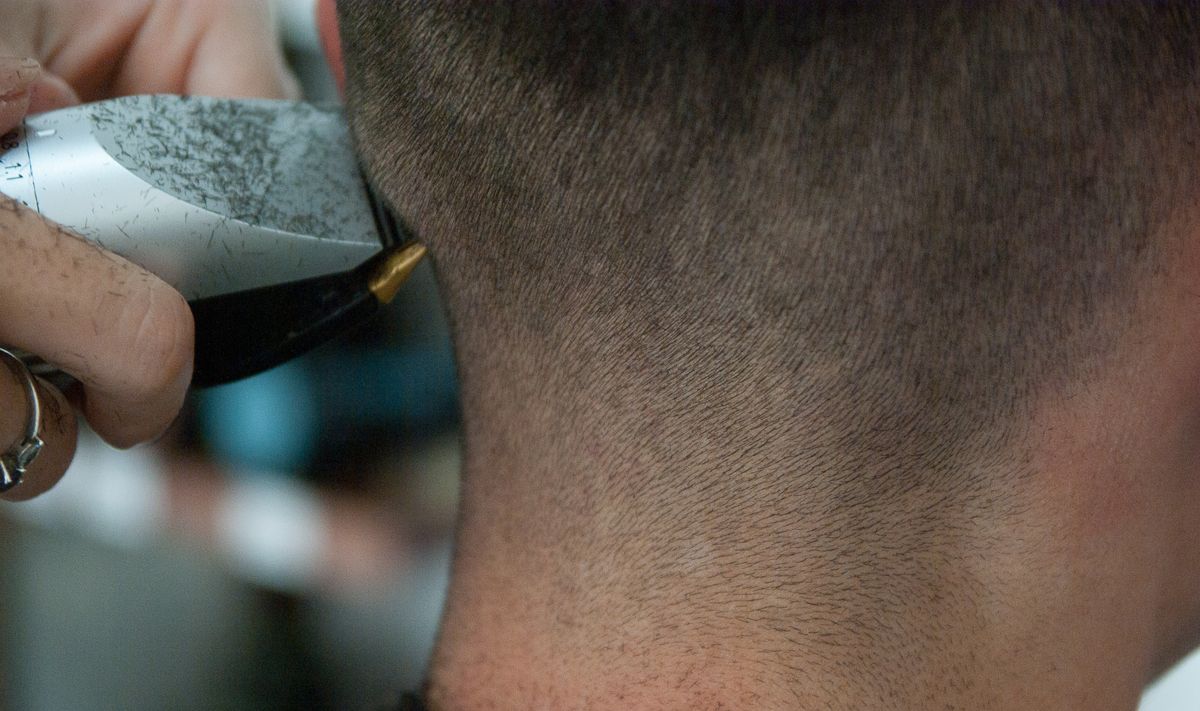 W Polsce rośnie fryzjerskie podziemie. Dojadą, upiększą, zakazy i wirusy im niestraszne