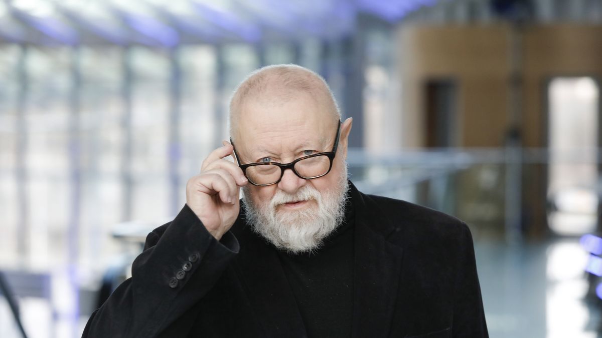 Prof. Bralczyk miał wypadek. Trafił do szpitala