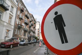 Najniebezpieczniejsza ulica w Warszawie? Kwitnie tam dilerka i narkomania. "Punkt koncentracji zagrożeń społecznych"