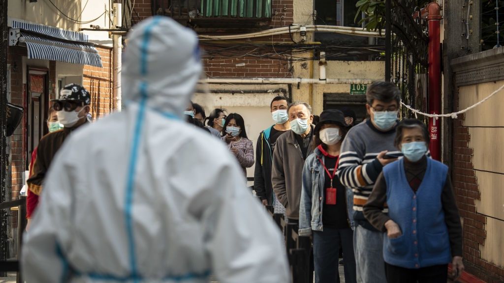 Od początku marca odnotowano w Szanghaju ponad 320 000 zakażeń koronawirusem