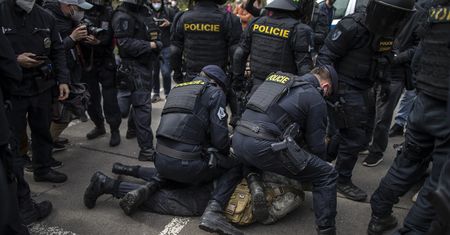Ponad 10 aresztowanych. Czeska siatka związana z GRU rozbita