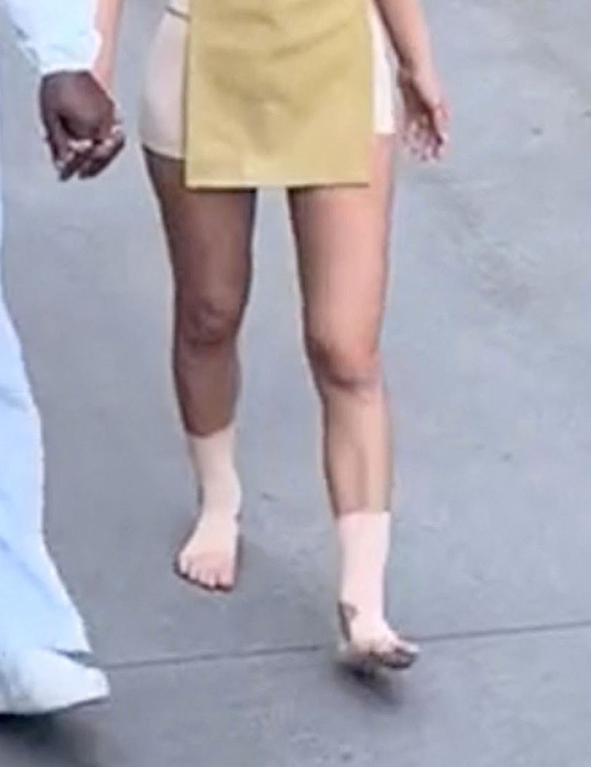 Kanye West i jego bosa żona "przyłapani" w Disneylandzie