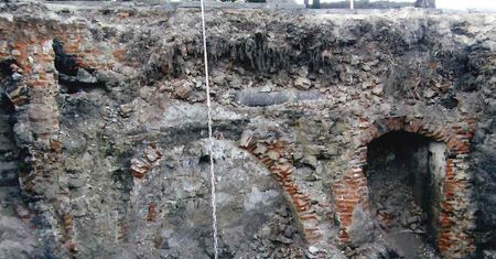 Prace budowlane odsłoniły fragment przedwojennej zabudowy