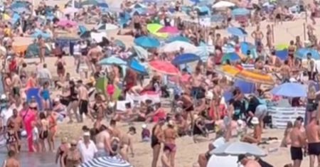 13:47 na zegarku. Wyjął telefon i nagrywał w Międzyzdrojach