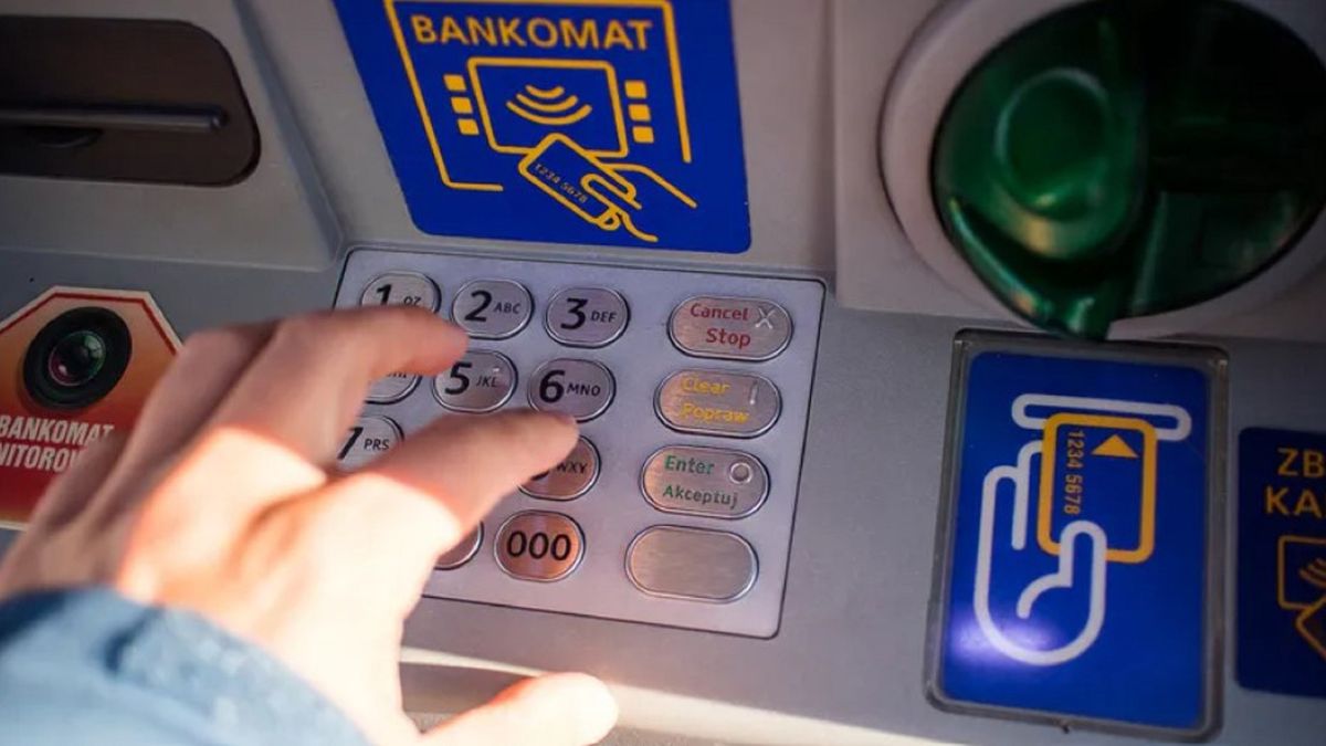 Korzystanie z bankomatu w mBanku nie będzie darmowe.