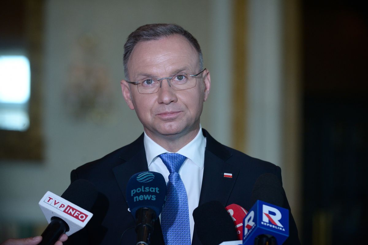 Andrzej Duda zareagował na doniesienia o zamachu na Roberta Ficę