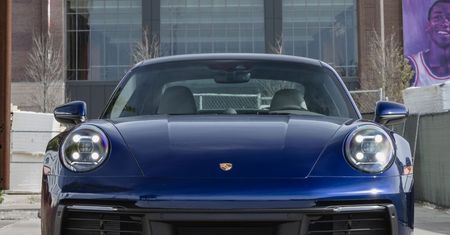 Dostali finansową pomoc na czas pandemii w USA. Pieniądze wydali na porsche i lamborghini