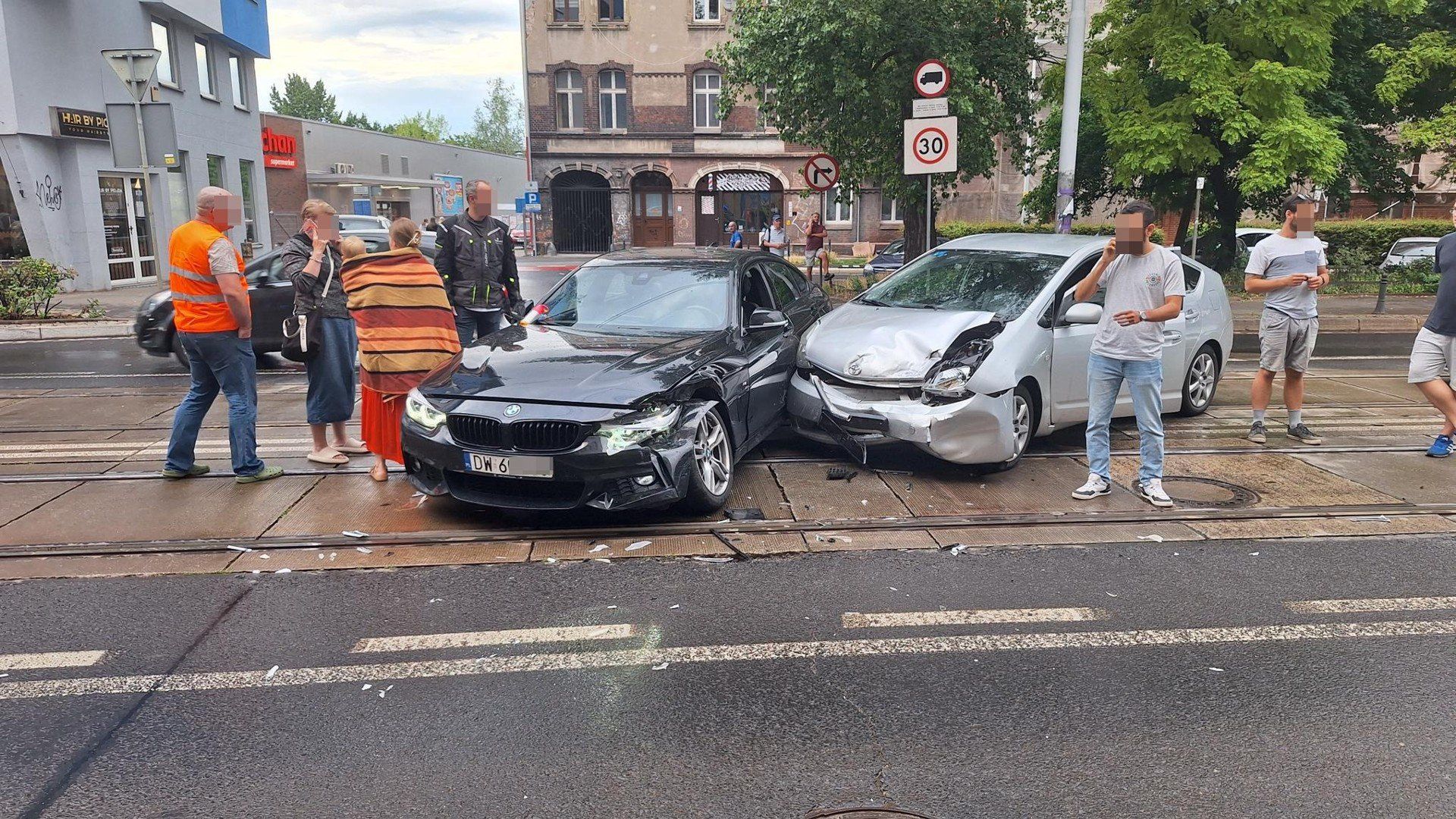 Wypadek na skrzyżowaniu ul. Jedności Narodowej z Żeromskiego we Wrocławiu 16.07.2025