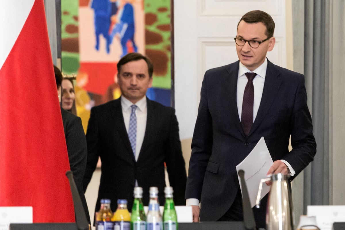 Nowy sondaż. Czy Sejm powinien przyjąć ustawę o SN?