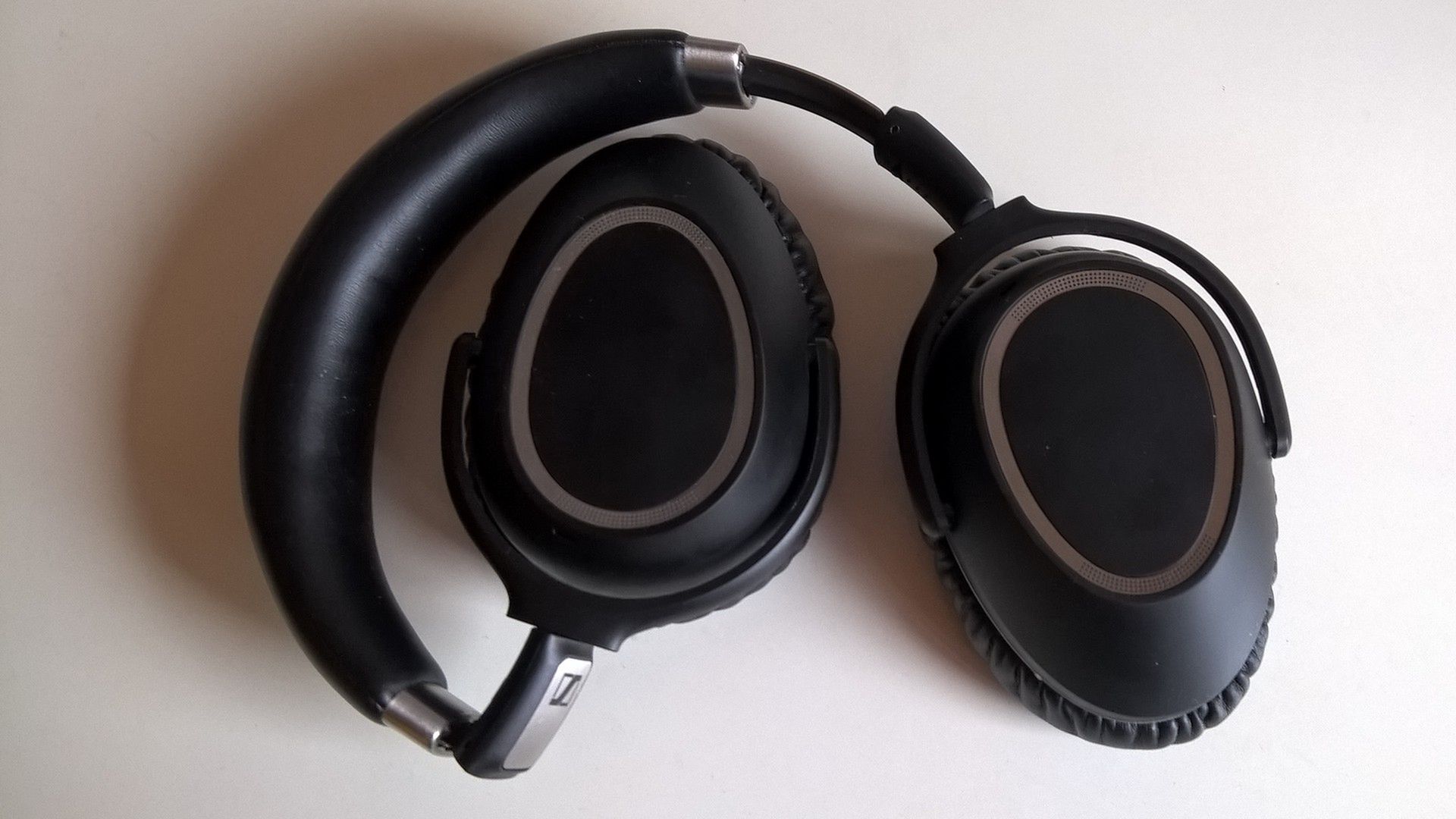 Sennheiser PXC 550 – test słuchawek z aktywnym tłumieniem hałasu 3