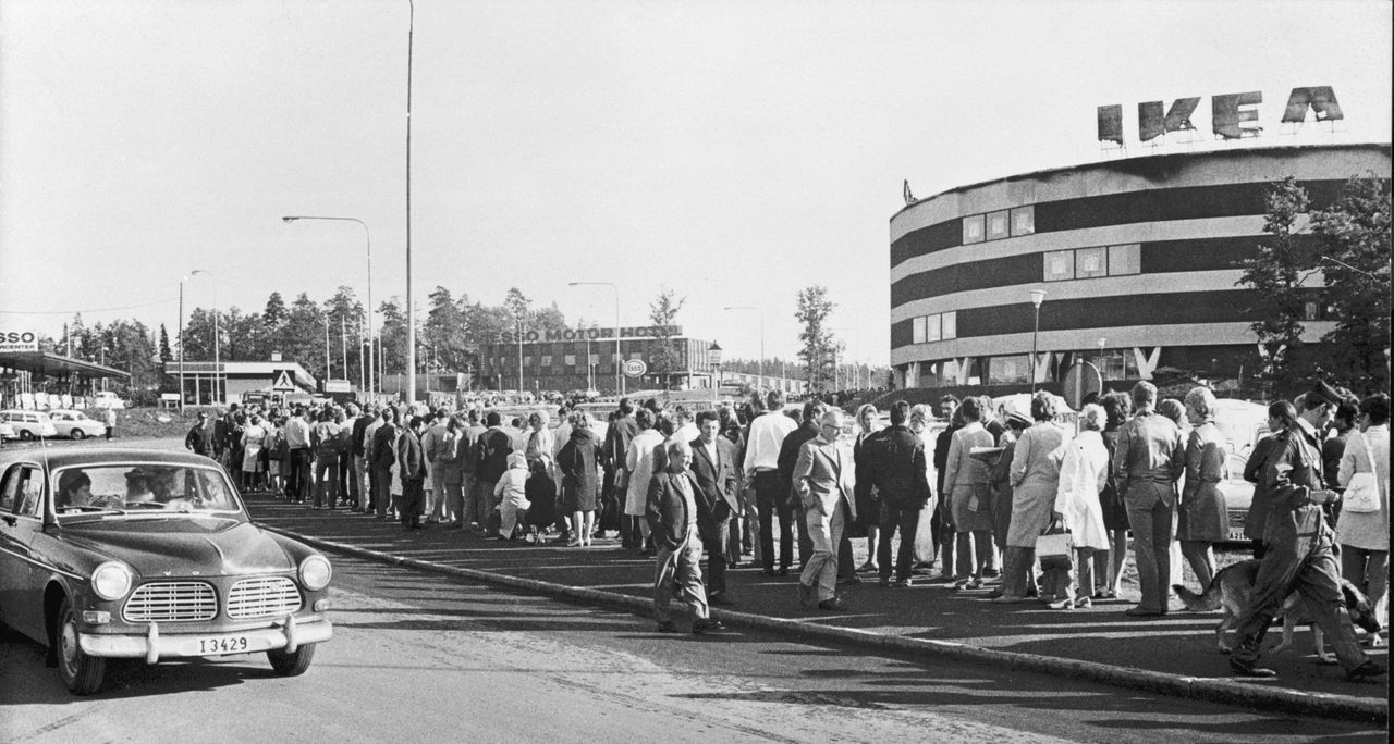 Legendarny dom towarowy IKEA przy "królewskim zakręcie" w Sztokholmie w 60 latach