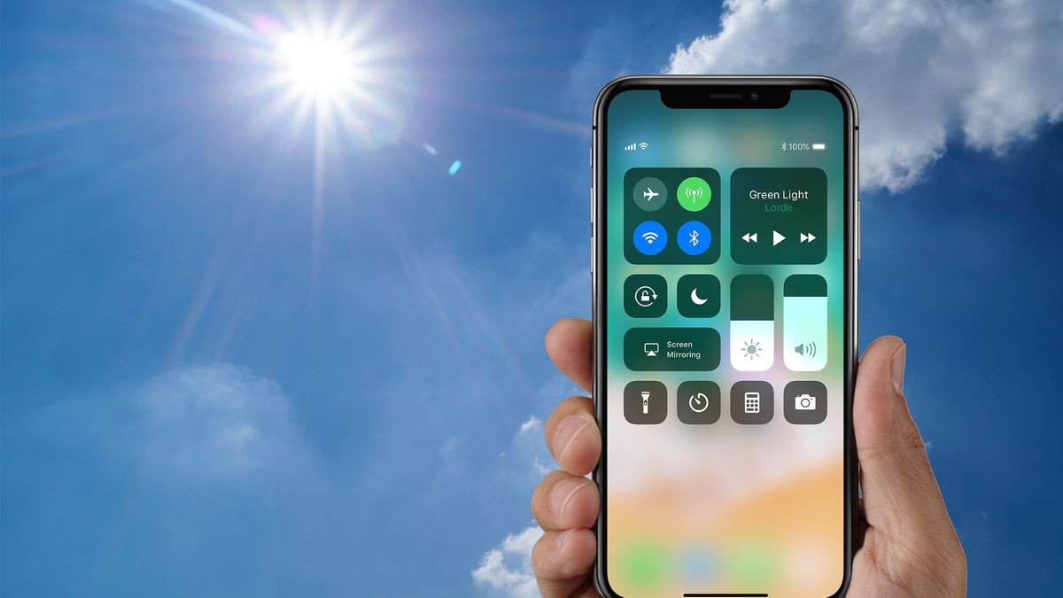 #wSkrócie: iPhone X Tesla z panelem słonecznym, Amazon z trybem AR oraz Razer Phone na wideo 1