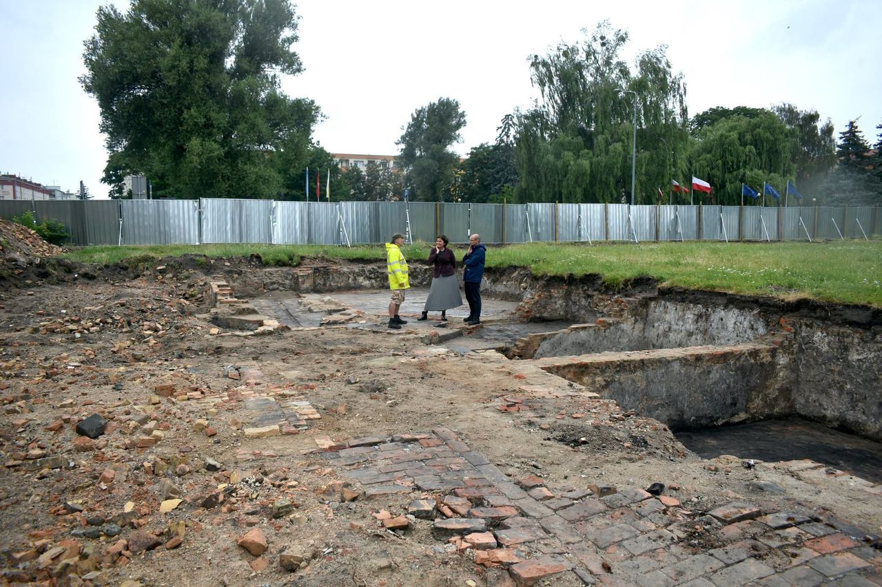Wykopaliska archeologiczne na pl. Zwycięstwa w Pile