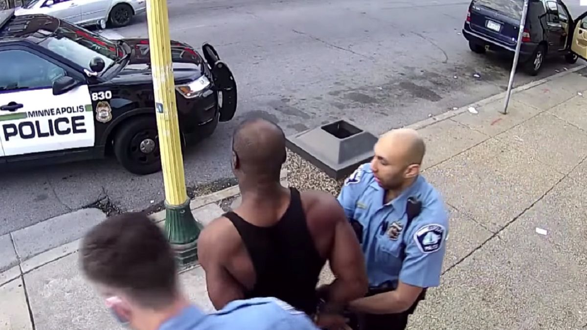 Wyniki opublikowane przez koronera wykazały, że George Floyd był zakażony koronawirusem. 