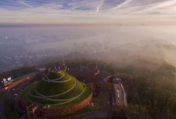 Komisja Europejska chce zaostrzyć walkę ze smogiem. Polski rząd wręcz przeciwnie