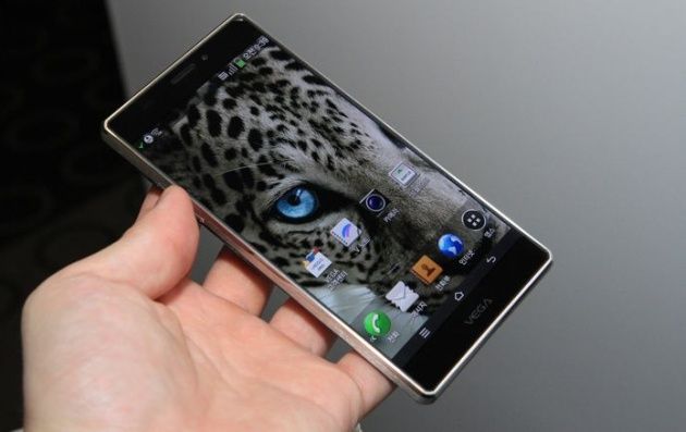 Pantech Vega Iron 2 smartfon procesor Snapdragon 805