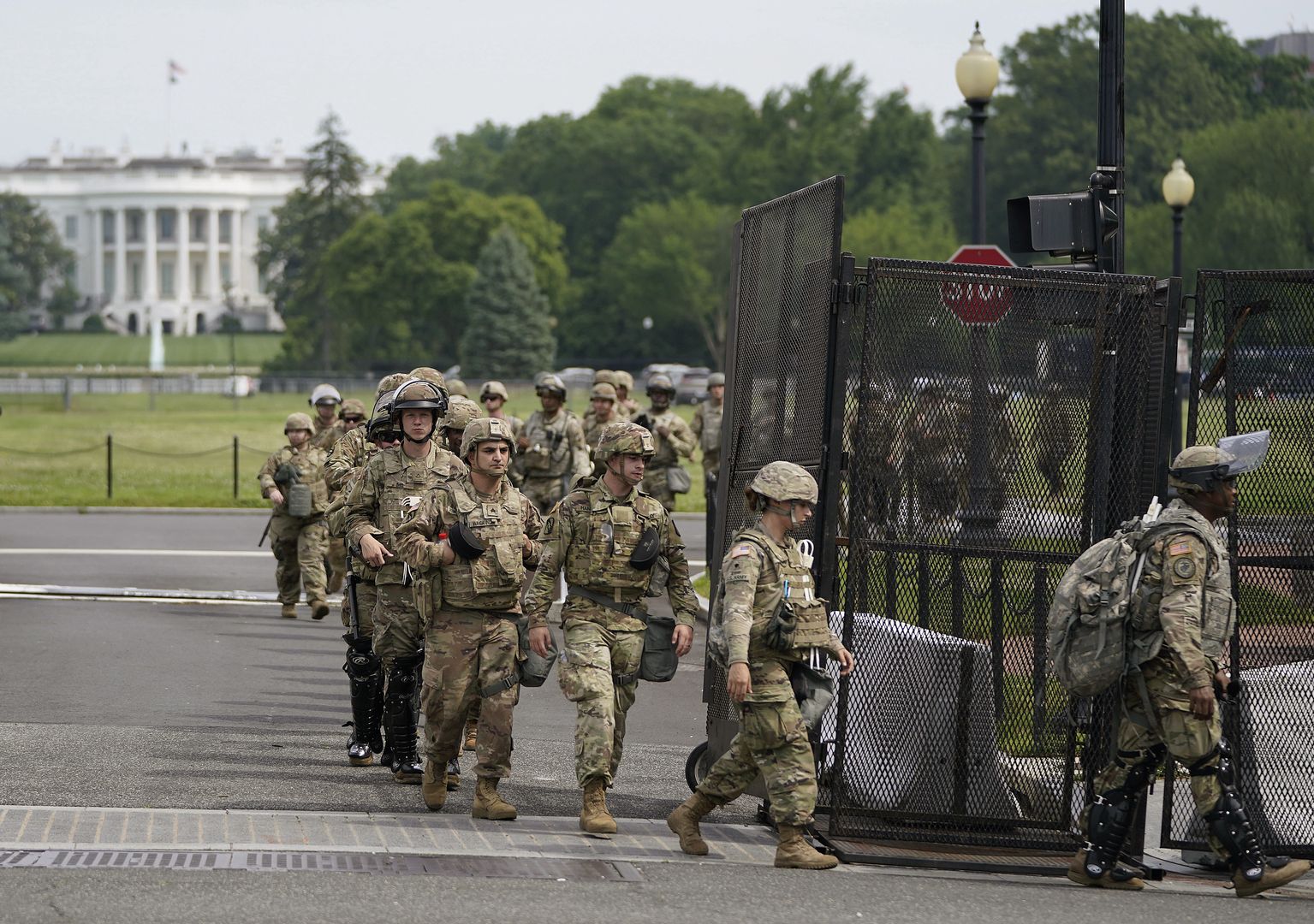 Protesty w USA. Żołnierze zakażeni koronawirusem