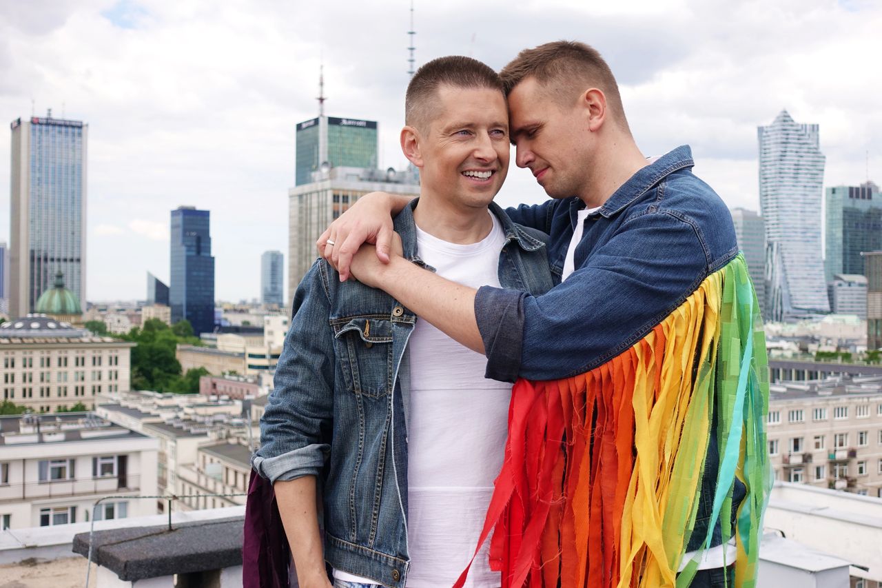 Homoseksualna para prowokuje Kurskiego. Chce wystąpić w Opolu