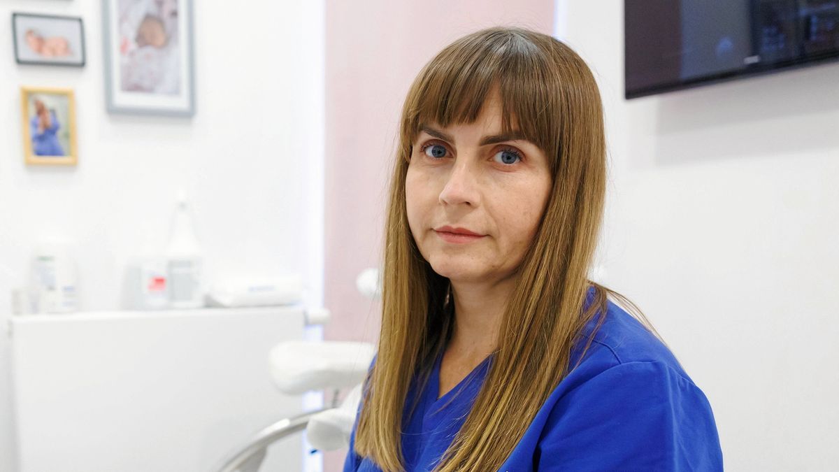 lek. med. Gizela Jagielska, specjalistka ginekologii i poloznictwa w pracy
05.05.2025 Wroclaw , ul. Szkolna , lek. med. Gizela Jagielska, specjalistka ginekologii i poloznictwa w pracy . 
Fot. Krzysztof Zatycki / Agencja Wyborcza.pl
Fot. Krzysztof Zatycki / Agencja Wyborcza.pl
ciaza, dziecko, gabinet lekarski, gilekolog, ginekolog, gizela jagielska, kobieta, leczenie, lekarka, lekarz, porod, zdrowie