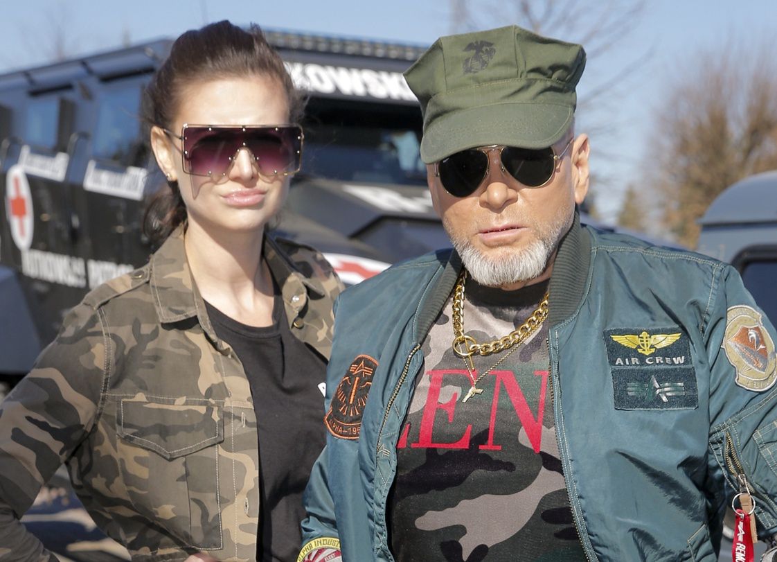 scena z: Maja Rutkowski, Krzysztof Rutkowski, SK:, , fot. AKPAKonwój Krzysztofa Rutkowskiego rusza do Ukrainy, marzec 2022, Maja Rutkowski, Krzysztof Rutkowski