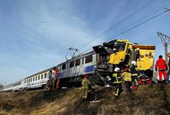 Ciężarówka wjechała przed pociąg. Akcja ratunkowa