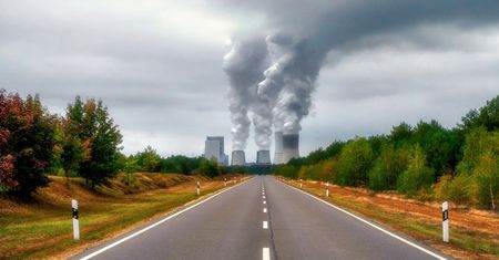 Elektryczny skandal! Węgla nie ma, prąd drogi, a polskie elektrownie pobiły rekord produkcji. Jak to?