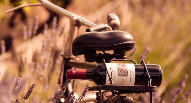 Chilijskie wino Cono Sur jako sponsor Tour de France zyska mimo protestów francuskich winiarzy (opinie)