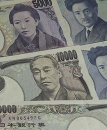 Japoński jen to najmocniejsza waluta świata w tym roku. Ujemne stopy nie pomogły