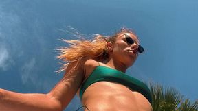 Polska tenisistka czaruje na plaży. "Królowa"