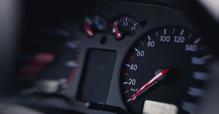 Policjanci wychwycili kolejny cofnięty licznik…
