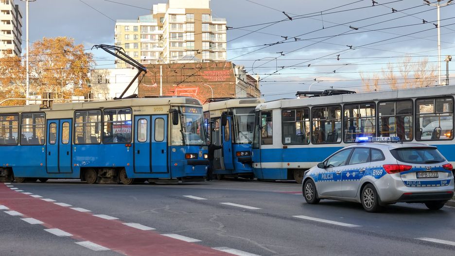  Zderzenie tramwajów we Wrocławiu. Są poważne utrudnienia
