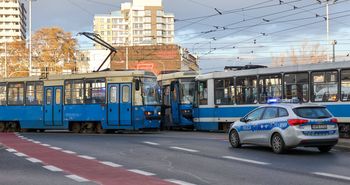 Zderzenie tramwajów we Wrocławiu. Są poważne utrudnienia